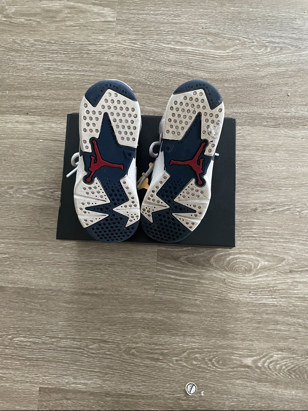 EUC Jordan Kids Navy and White High-Top Sneakers Size 12c - Picture 9 of 13